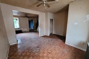 624 E Philadelphia St, York, PA 17403 - Photo 2