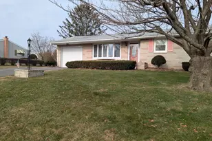 750 Finks Dr, York, PA 17404 - Photo 2