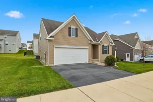2606 Woodspring Dr, York, PA 17402 - Photo 2