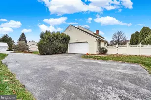 2035 Parkton Ln, York, PA 17408 - Photo 28