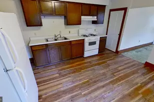127 Hanover St, Glen Rock, PA 17327 - Photo 2