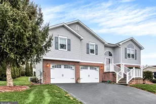 2790 Butternut Ln, York, PA 17408 - Photo 2