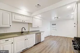 1116 W College Ave, York, PA 17404 - Photo 8