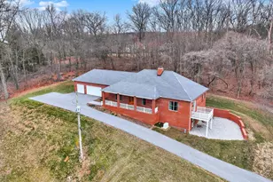 3833 Pleasant Valley Rd, York, PA 17406 - Photo 1