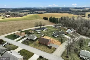 113 Brant Dr, Dallastown, PA 17313 - Photo 4