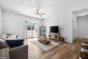 1001 Admiral Ln, Hanover, PA 17331 - Photo 8