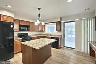 402 Deerfield Dr, Hanover, PA 17331 - Photo 14