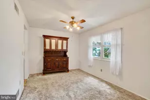 237 Cloverlane Dr, Manchester, PA 17345 - Photo 4