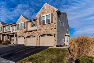 289 Fieldstone Ct, New Cumberland, PA 17070 - Photo 2