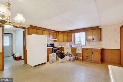 5 E Pennsylvania Avenue, Stewartstown, PA 17363 - Photo 4