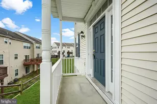 2231 Live Oak Ln, York, PA 17406 - Photo 4