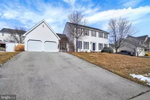 16 Rockdale Dr, Seven Valleys, PA 17360 - Photo 2