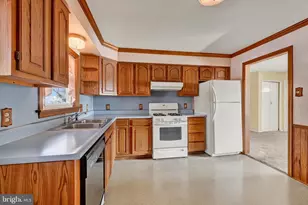 3813 Sylvan Dr, York, PA 17402 - Photo 6