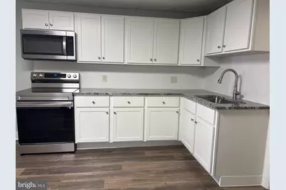 562 W Philadelphia Street, York, PA 17403 - Photo 2