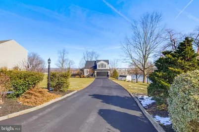 505 N Burberry Lane, Mount Wolf, PA 17347 - Photo 4