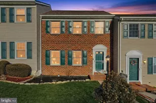 2435 Woodmont Dr, York, PA 17404 - Photo 2