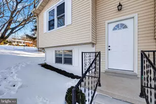 92 Vegas Dr, Hanover, PA 17331 - Photo 2