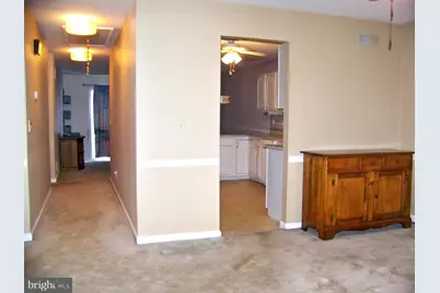 3044 Village Circle W, York, PA 17404 - Photo 8