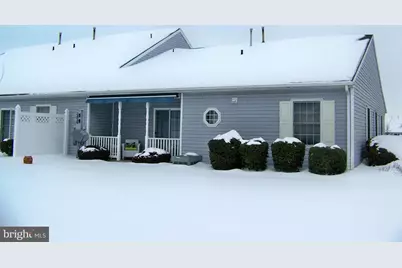 3044 Village Circle W, York, PA 17404 - Photo 4