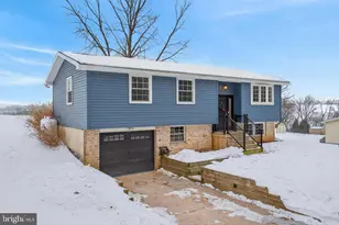 39 1st St, Windsor, PA 17366 - Photo 2