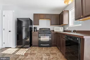 370 Azalea Dr, Windsor, PA 17366 - Photo 10
