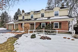 540 Gatehouse Ln W, York, PA 17402 - Photo 1