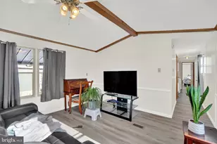 107 Carbridge Rd E, Stewartstown, PA 17363 - Photo 4