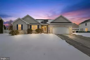 390 Pebble Beach Dr, Mount Wolf, PA 17347 - Photo 1