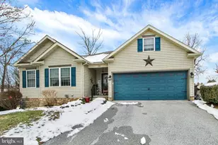 245 Kennedy Ct, Hanover, PA 17331 - Photo 2