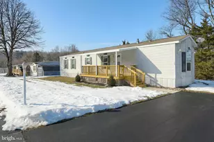 108 Fawn Cir Dr, Windsor, PA 17366 - Photo 1
