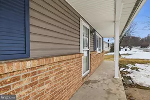810 Jefferson Ln, Red Lion, PA 17356 - Photo 6