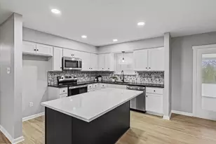 1360 Breezeview Dr, York, PA 17404 - Photo 6