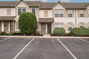 452B Buttonwood Ln, York, PA 17406 - Photo 2