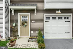 517 Charles Ave, Hanover, PA 17331 - Photo 2