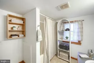 209 N 3rd St, Hanover, PA 17331 - Photo 18