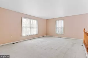 404 Valley View Cir, New Cumberland, PA 17070 - Photo 8