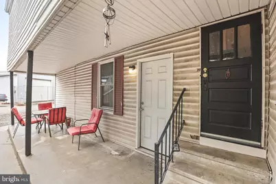 402 Broadway, Hanover, PA 17331 - Photo 4