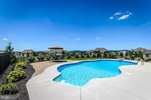 1563 Winsford Ln, York, PA 17404 - Photo 4