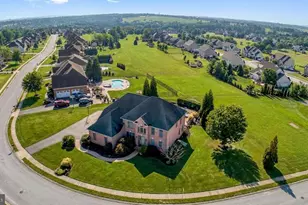 1563 Winsford Ln, York, PA 17404 - Photo 2