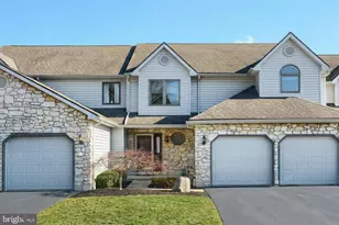 2696 Fairway Dr, York, PA 17402 - Photo 1