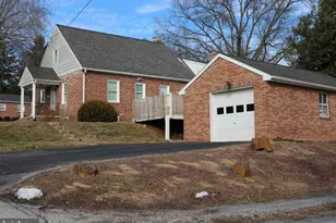 1300 Bonneview Rd, York, PA 17406 - Photo 2