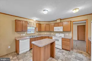 118 Mimosa Dr, York, PA 17402 - Photo 6