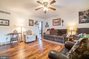 864 Elham Dr, York, PA 17406 - Photo 8
