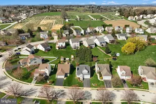 727 Blossom Hill Ln, Dallastown, PA 17313 - Photo 4