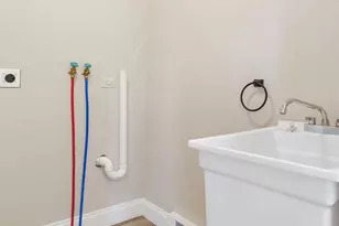 211 Fulton St, Hanover, PA 17331 - Photo 10