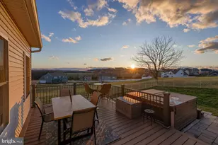 8 Ivanhoe Ln, Wrightsville, PA 17368 - Photo 6
