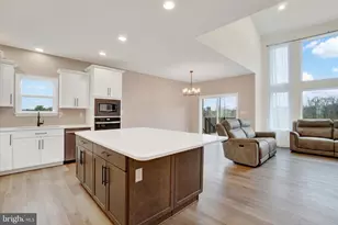 105 Blaine Dr, Manchester, PA 17345 - Photo 4