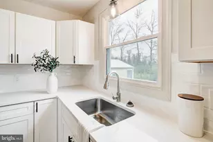 1965 Greenbriar Rd, York, PA 17404 - Photo 8