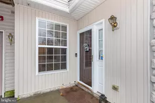 304 N Marshview Rd, Stewartstown, PA 17363 - Photo 2