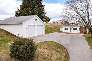 12706 High Point Rd, Felton, PA 17322 - Photo 8